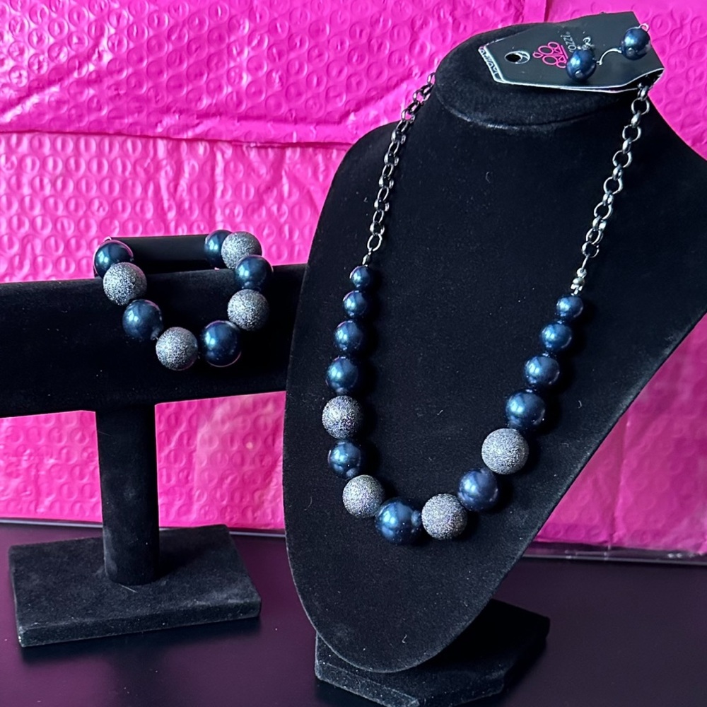 Paparazzi Jewelry Set Necklace, Earrings, Bracelet
